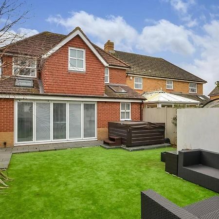 Home In Southsea With Hot Tub, Close To The Sea 朴次茅斯 外观 照片